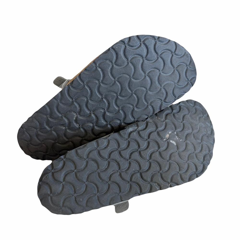 Birkenstock Metallic Silver Gizeh Thong Sandals - Picture 4 of 5